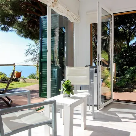 Amazing Loft With Coast Views And Swimming Pools דירה