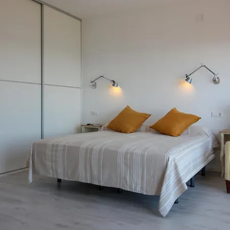 דירה Amazing Loft With Coast Views And Swimming Pools